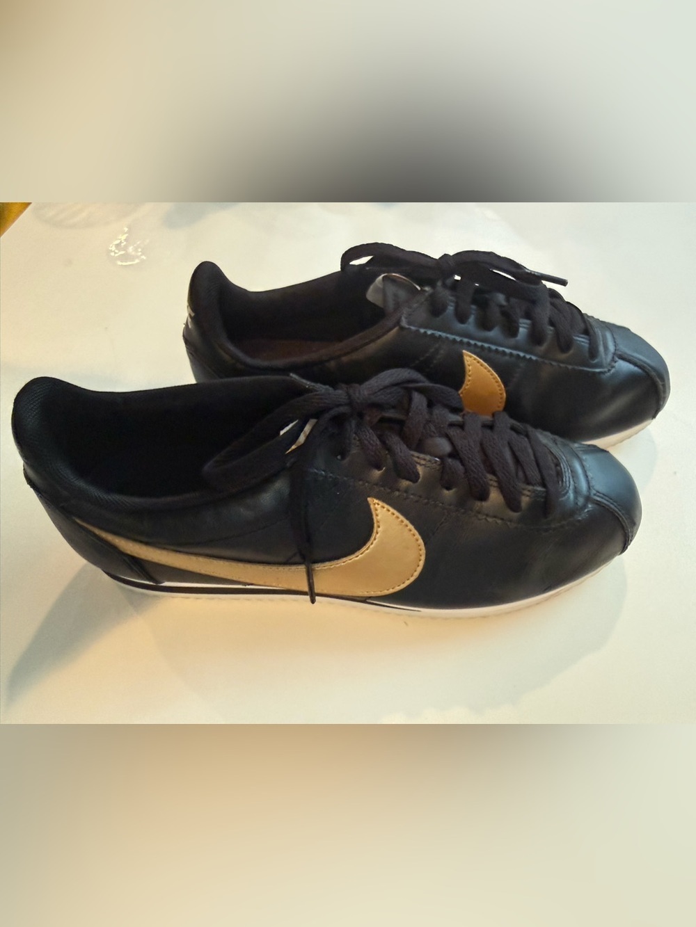 Nike Woman’s Cortez Black & Gold Size 9.5 Like New